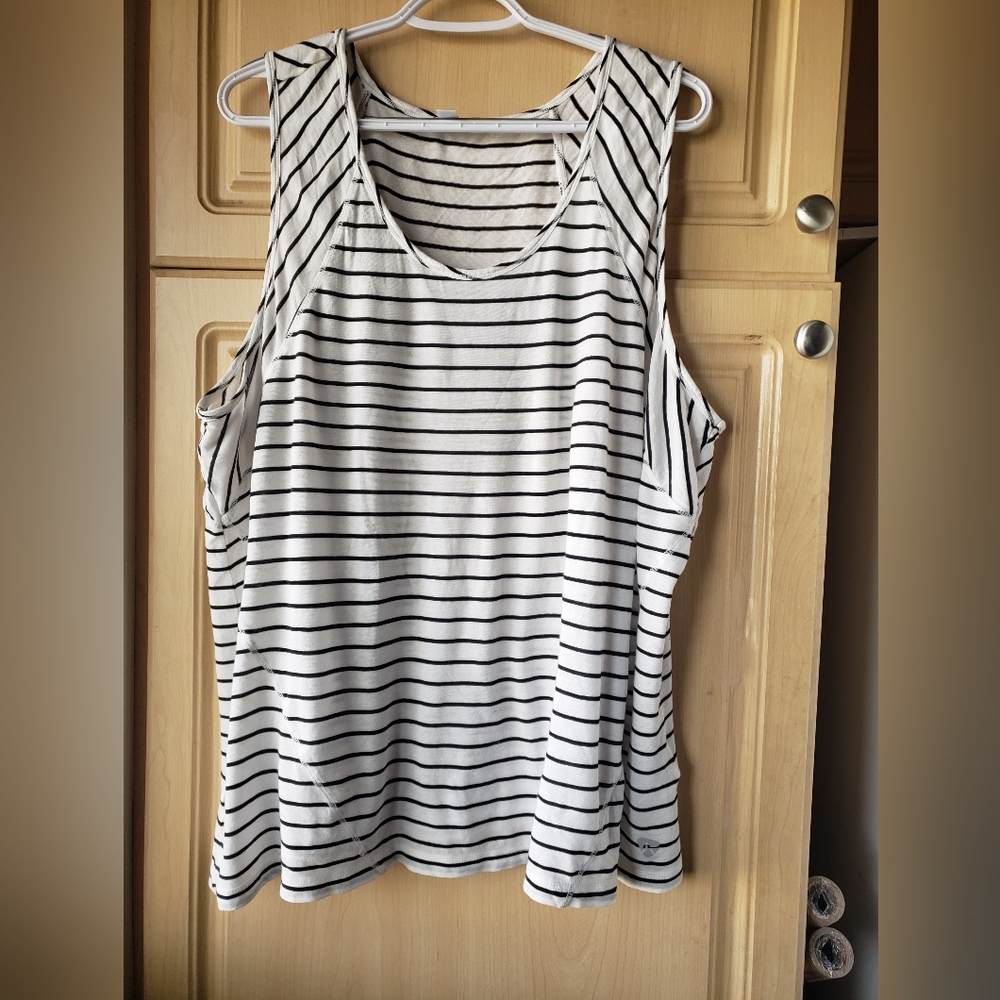 Active Zone  Black and White Boxy Tank Top Cotton Blend 1X